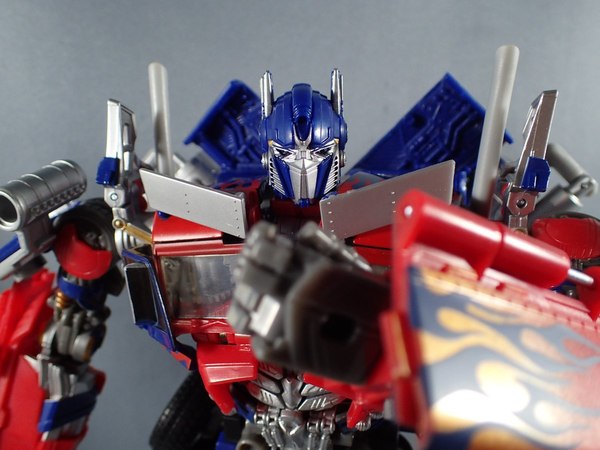 MB 11 Optimus Prime Takara Movie The Best In Hand Images  (16 of 17)